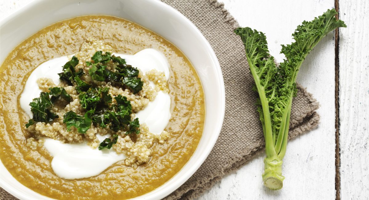 Crema alle carote con Quinoa Real, kale e lenticchie