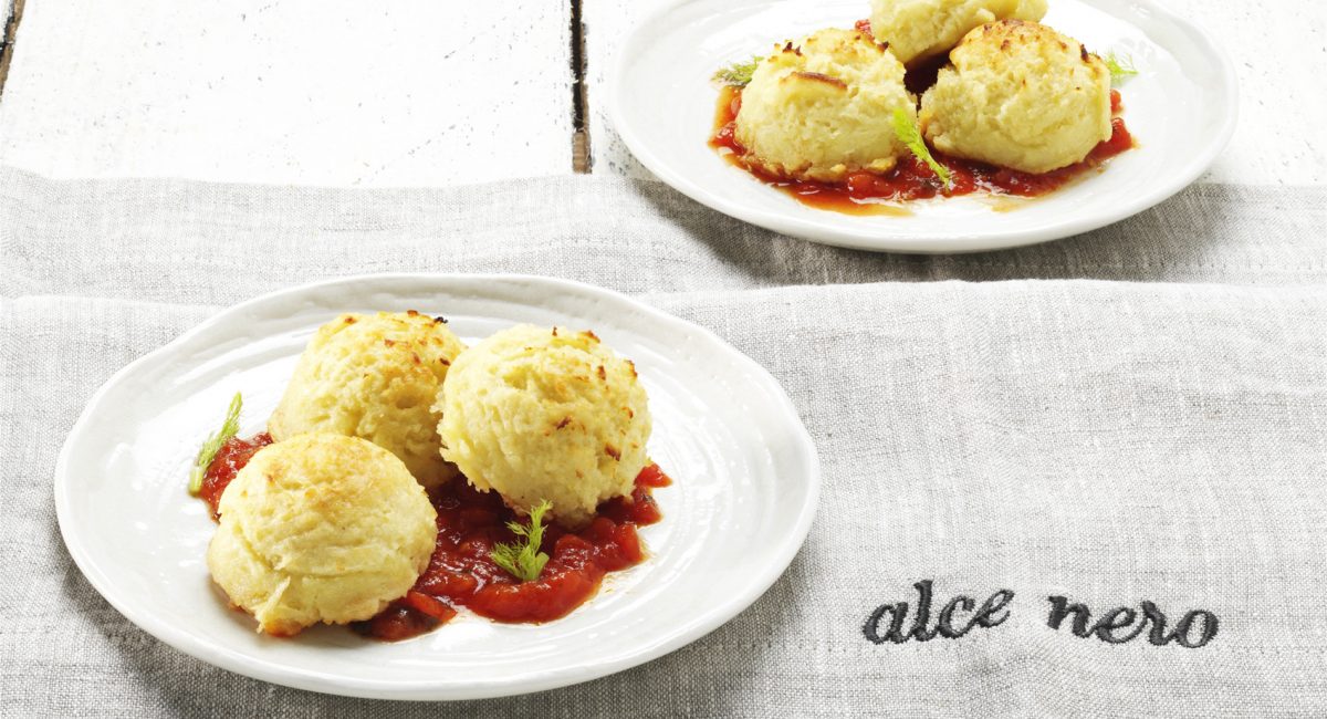 Polpette di finocchi al forno con pomodoro al basilico