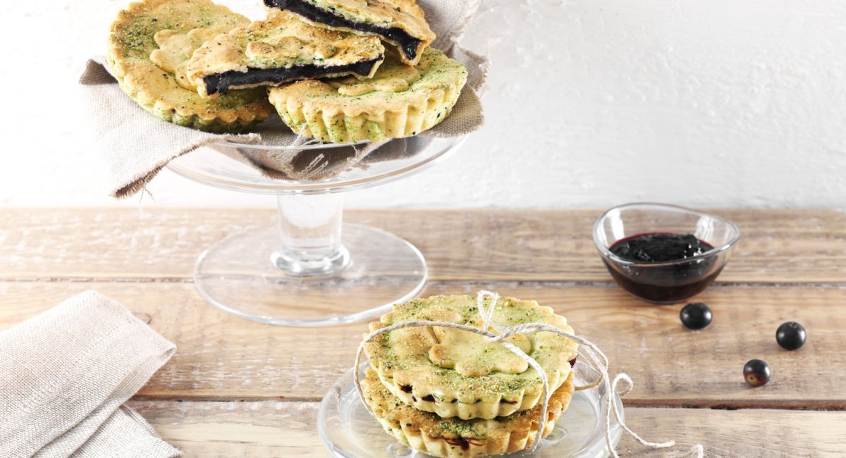 Crostatine al pistacchio e composta di mirtillo