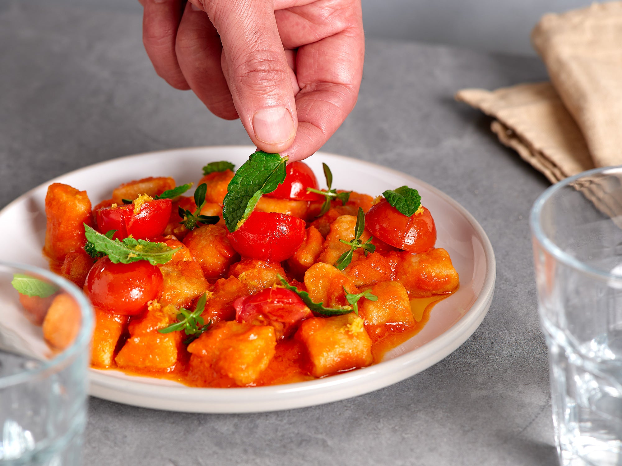 Gnocchi di patate caserecci con salsa di pomodoro