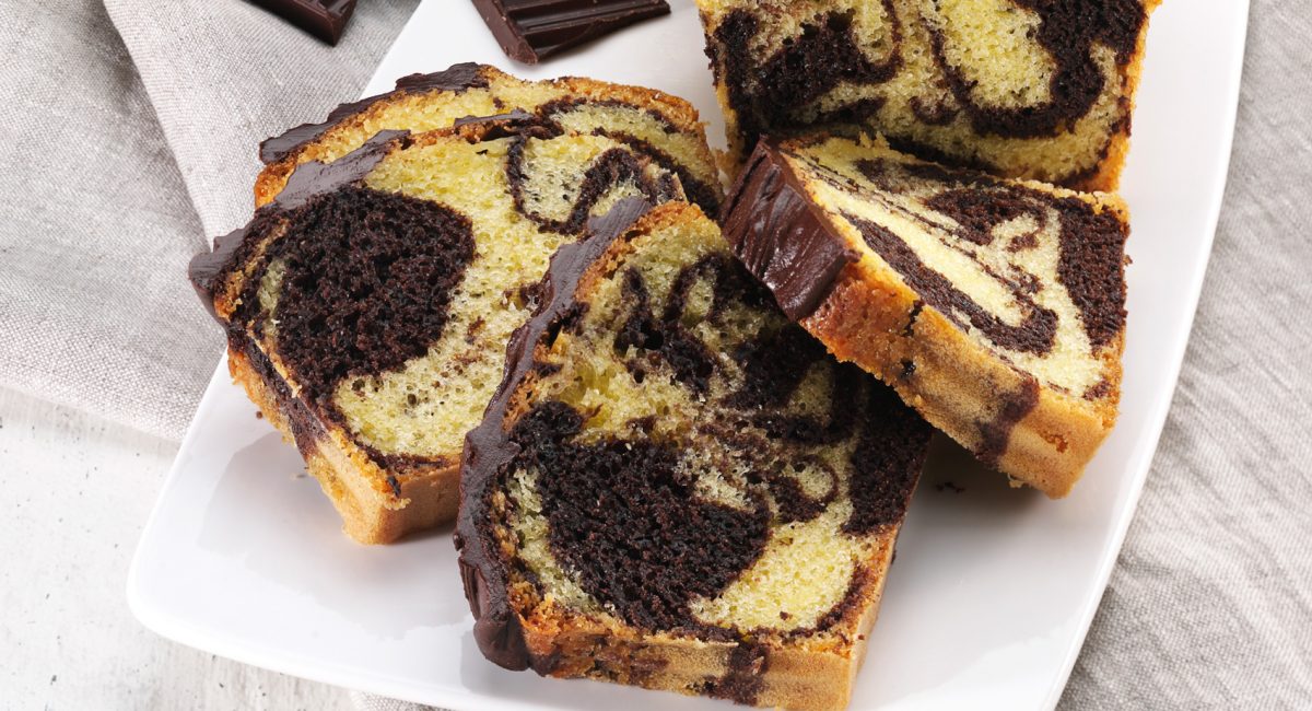 Plumcake al cioccolato fondente con sale marino e glassa al miele millefiori