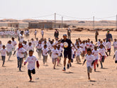 Perché nel deserto del Sahara si tiene una maratona tra i campi profughi