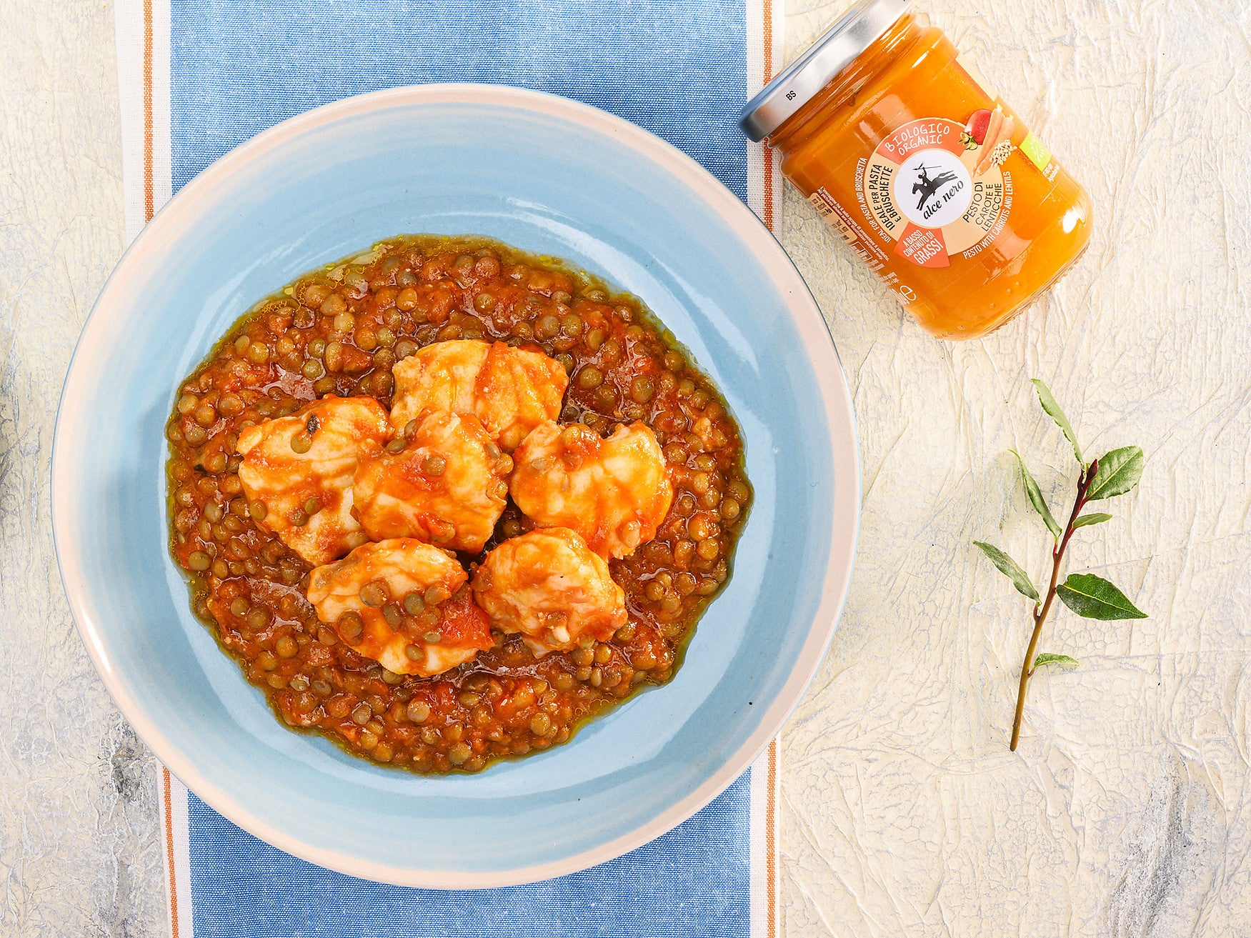 Spezzatino di coda di rospo con pesto di carote e lenticchie