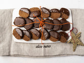 Biscotti al cacao e nocciole con cioccolato extra fondente 75%