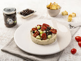 Crema di melanzane, ceci neri e pomodorini