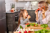 Fibra Alimentare durante lo Svezzamento e nella Dieta dei Bambini: Guida Completa per Introdurre Frutta, Verdura, Legumi e Cereali